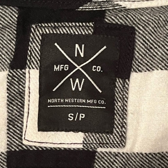 North Western Mfg co. Black and White Plaid Flannel Hooded Shirt- Medium - Picture 4 of 6